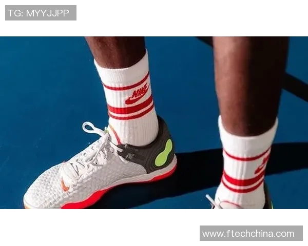 足球装备选购指南:如何选择适合你的高性能球袜 足球装备选购指南:如何选择适合你的高性能球袜